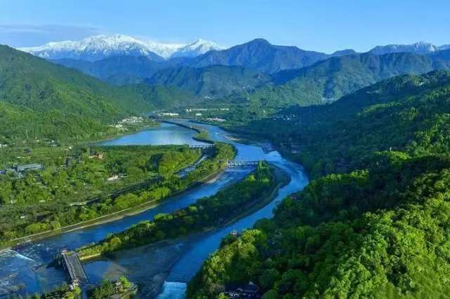 青岛到四川全景游纯玩双飞8日游全程精选四钻酒店2+1排豪华陆地头等舱